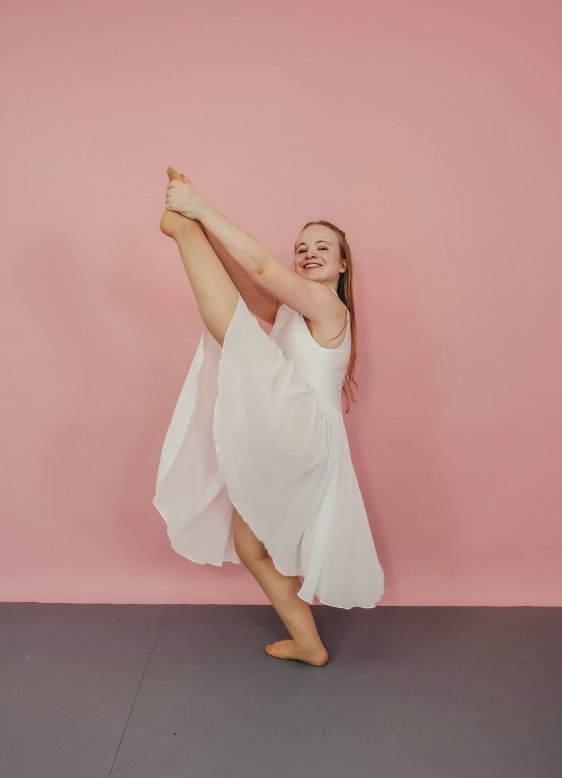 Jazz Modern Contemporary Dance (Lara Rau)